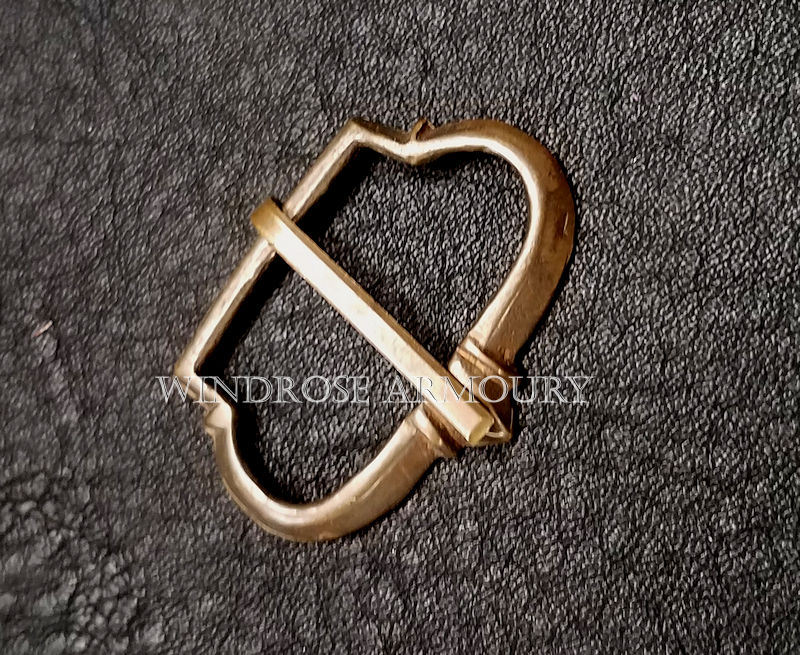 Pointed D Buckle